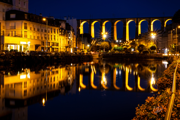 Irina, «Виадук в отражении ночных огней.»