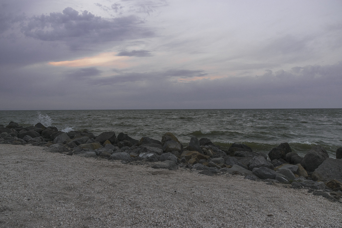 Виталий Семенов, «В ожидание шторма»