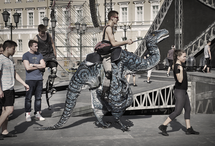 Вадим Доронин, «"Верхом на динозавре!"»