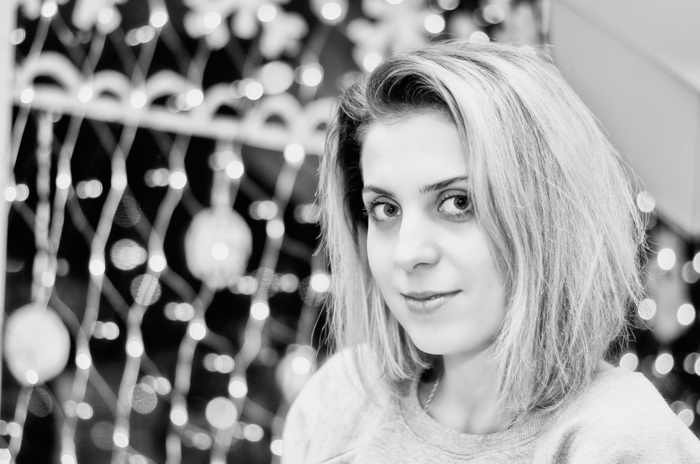 Aleksandra Derkach, «незнакомка»