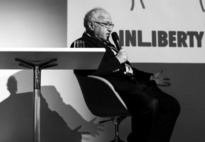 Алексей Саломатов, «Дэвид Фридман (David D. Friedman) — американский экономист, правовед и журналист.»