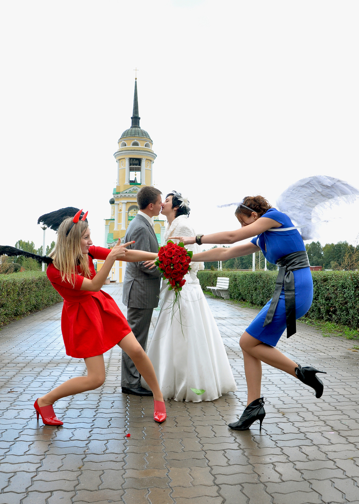 Михаил Сухих, «"Между ангелом и бесом"»