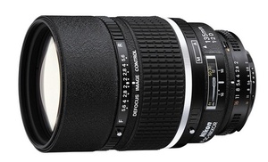 Nikon 135mm f/2D AF DC-Nikkor