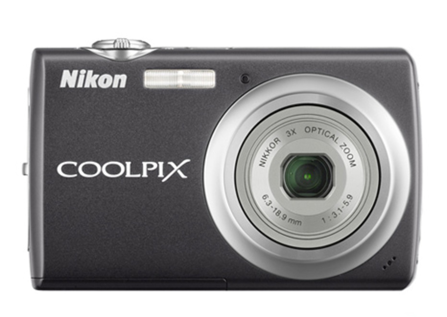 Компактная камера Nikon Coolpix S220