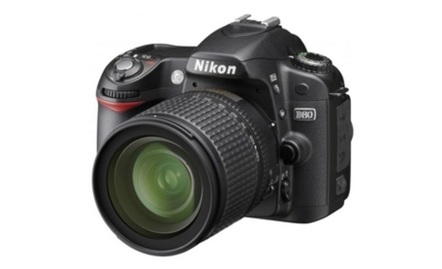Зеркальная камера Nikon D80